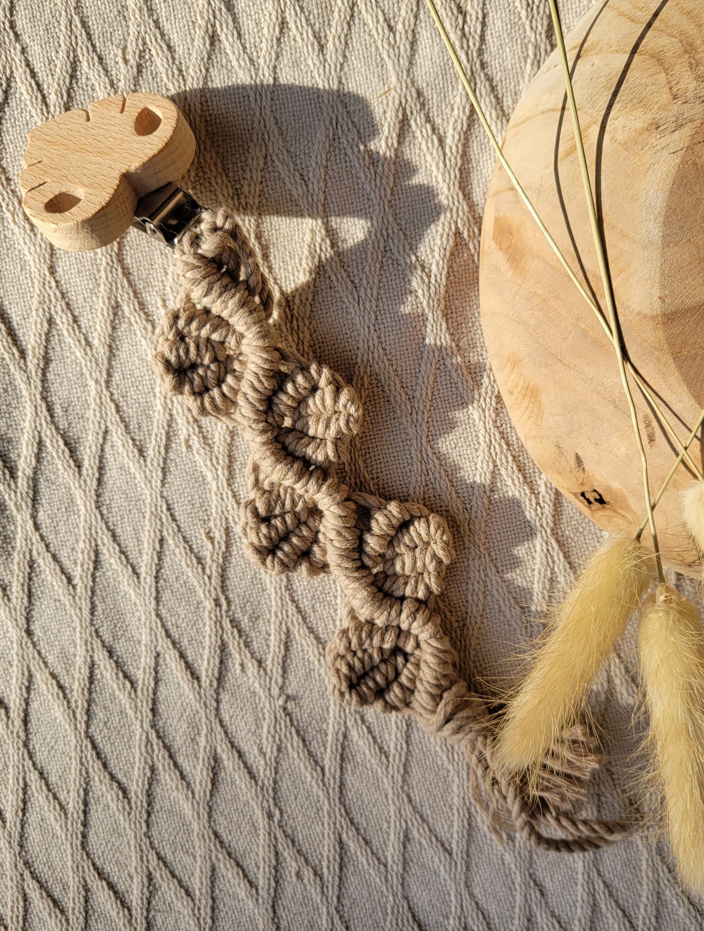 Attache tétine personnalisé macramé "Leaf"